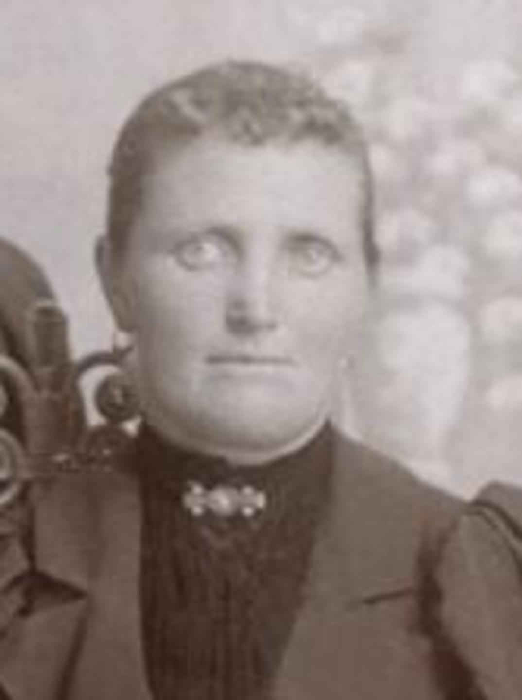 Larsine Olsen (1859 - 1952) Profile